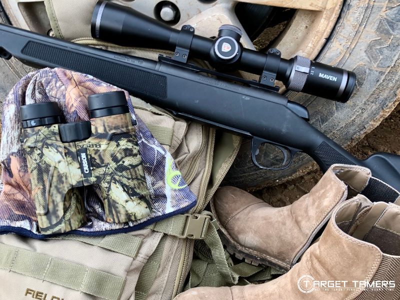 Hunting gear including an FFP rifle scope
